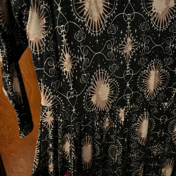 COPY - Beauty and the Beast dress - Picture 3 of 4